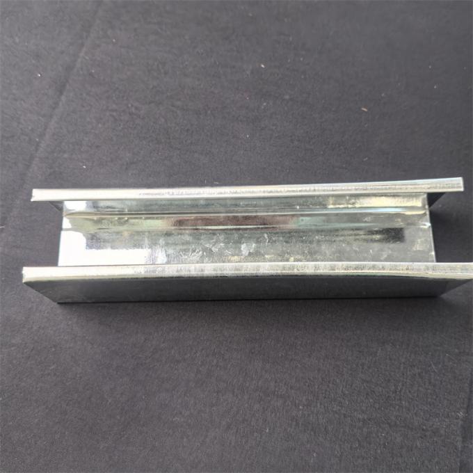 बीम हल्के स्टील कील छत ग्रिड प्रोफाइल जिप्सम स्टड और ट्रैक जंग प्रतिरोधी 1